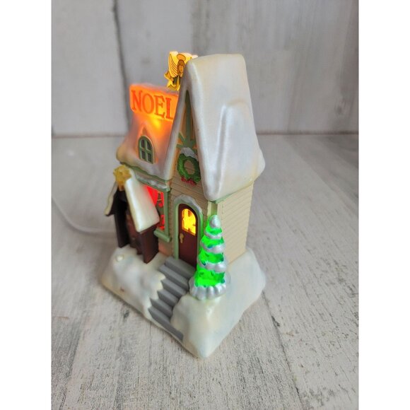 Hallmark Noel Caroling cottage magic cord xmas figure - Picture 3 of 7